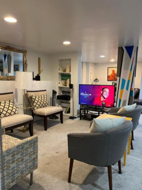 Homestay Basement Falls Church